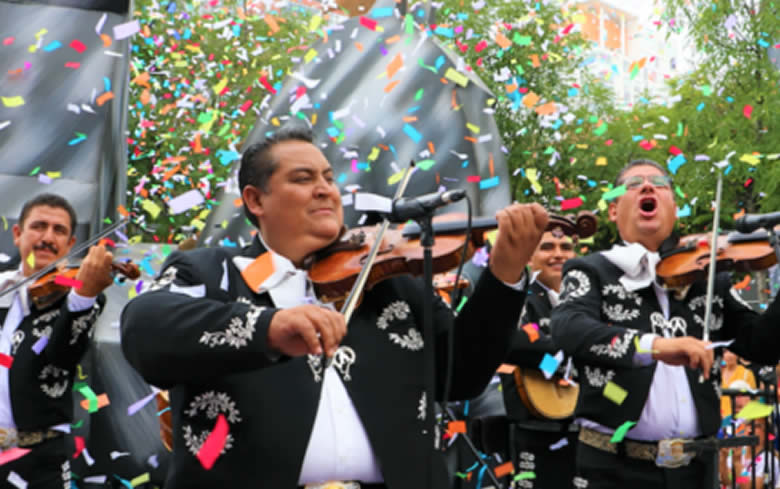 mariachis_en_atlixco_fiesta